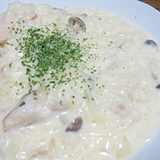 塩麹で簡単☆鶏もも肉としめじの豆乳チーズリゾット